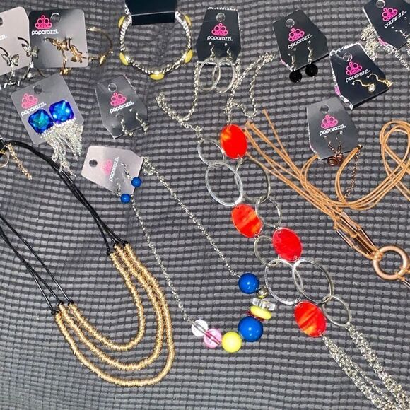 Paparazzi huge lot of new jewelry bracelets necklaces earrings - Picture 4 of 11